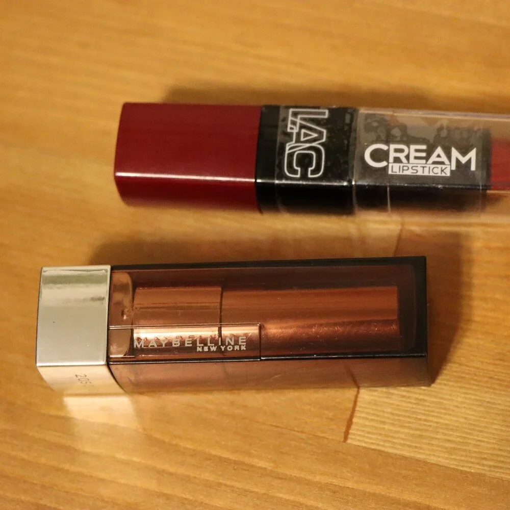 Beauty and Lux Gift box for yourself or a friend - bath bombs, scarves lipstick